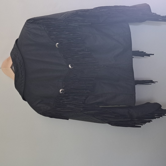 Vintage women's black leather fringe motorcycle jacket - Picture 6 of 9
